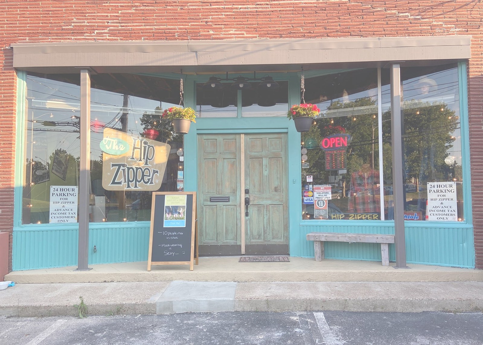 The Hip Zipper storefront in East Nashville / Five Points